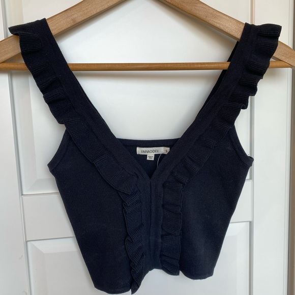 Ruffled crop top black - Picture 1 of 5